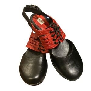 Mango Designs, Open Heel Lace Bow Sandals Size 39/8 Black Red